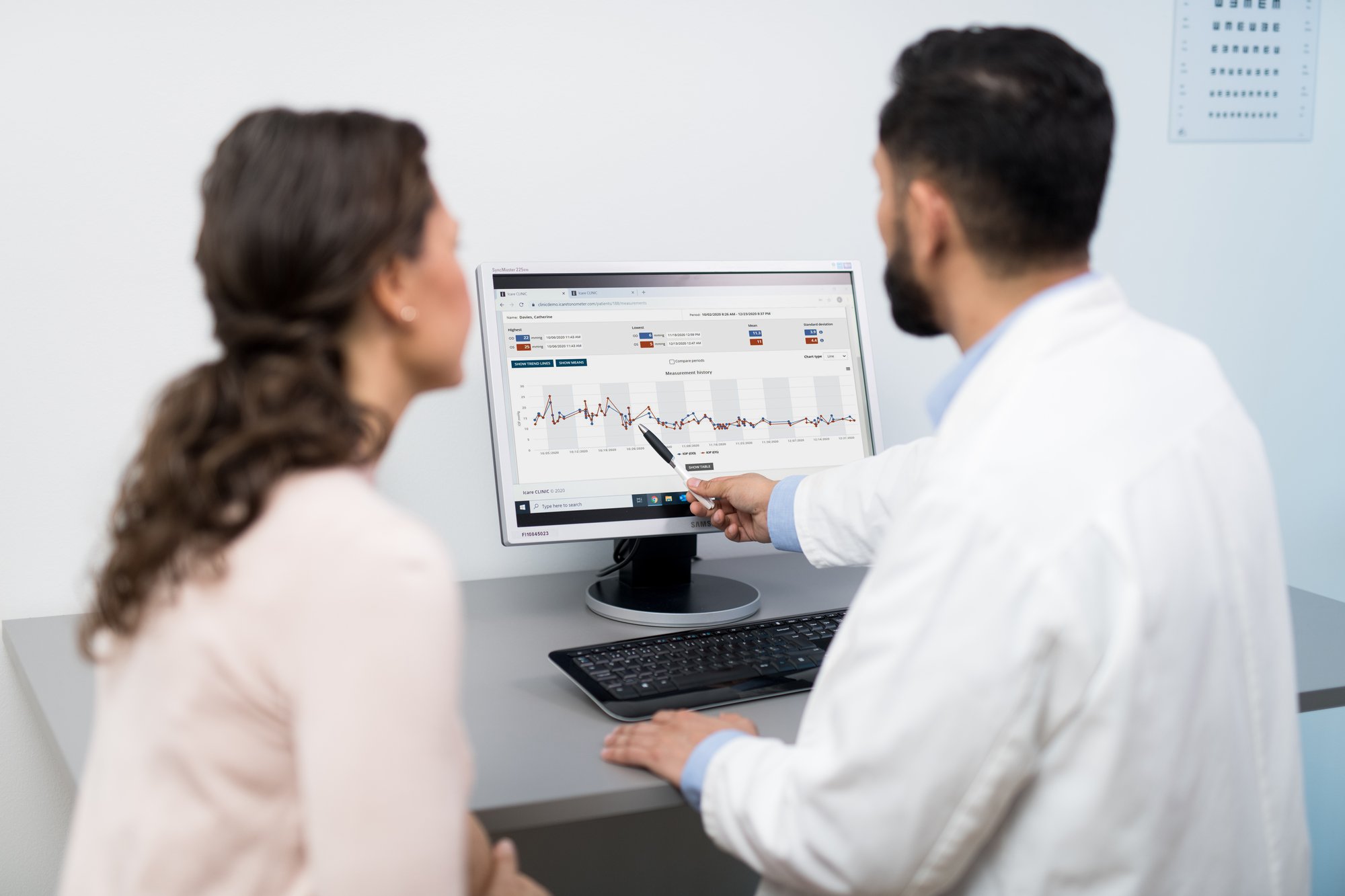 iCare_HOME2_woman_doctor_back_HI